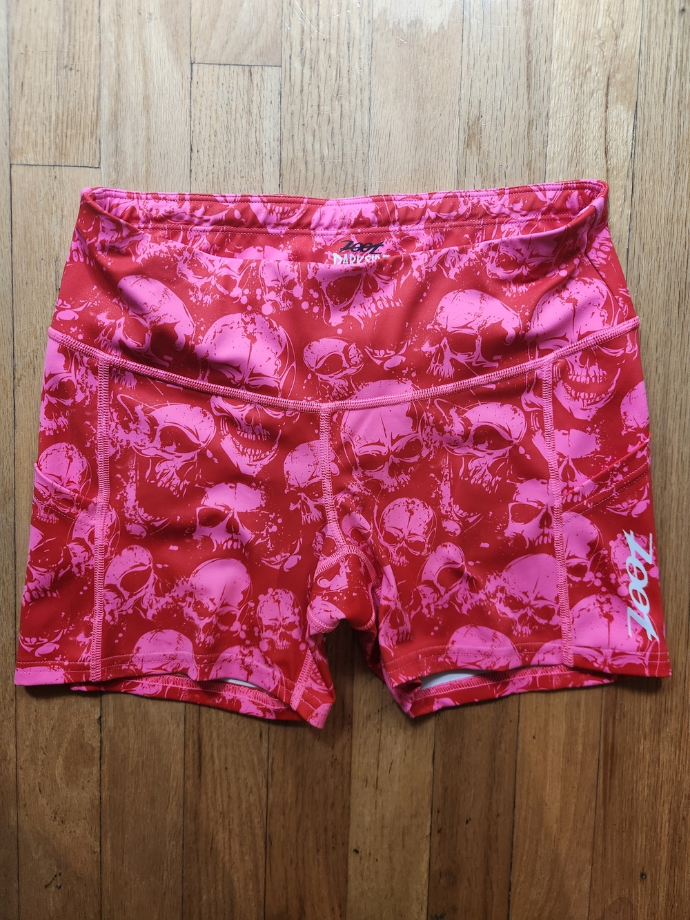 Zoot Darkside Women's Pink Red Skull Print Running Bike Shorts, Medium